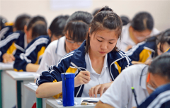 该专业本科生结业五年后平均月薪达1.5